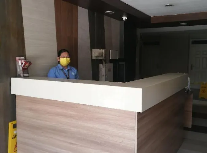 Azur Suites: Stylish Airport Retreat With Netflix And Luxe Pool Lapu-Lapu City