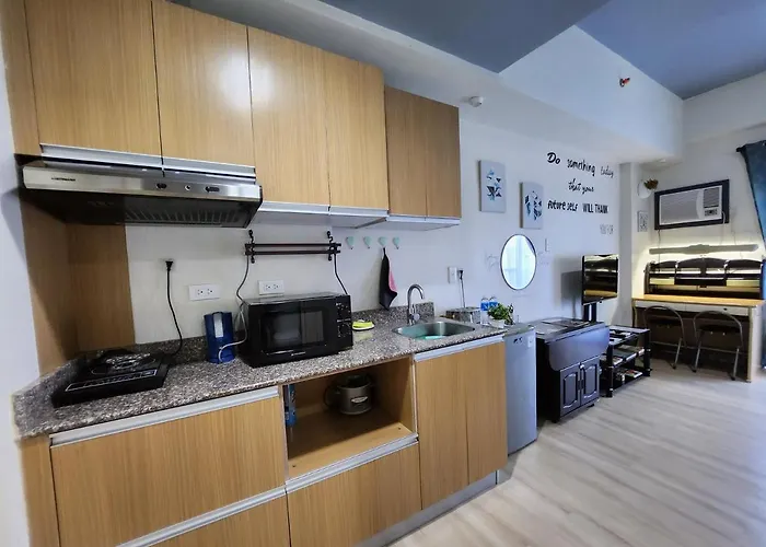 Apartment Azur Suites: Stylish Airport Retreat With Netflix And Luxe Pool *