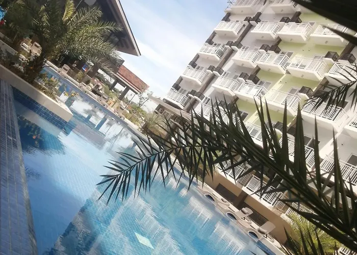 Azur Suites: Stylish Airport Retreat With Netflix And Luxe Pool