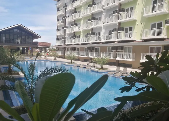 Azur Suites: Stylish Airport Retreat With Netflix And Luxe Pool
