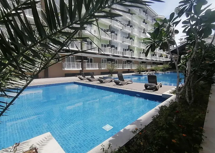 Apartment Azur Suites: Stylish Airport Retreat With Netflix And Luxe Pool